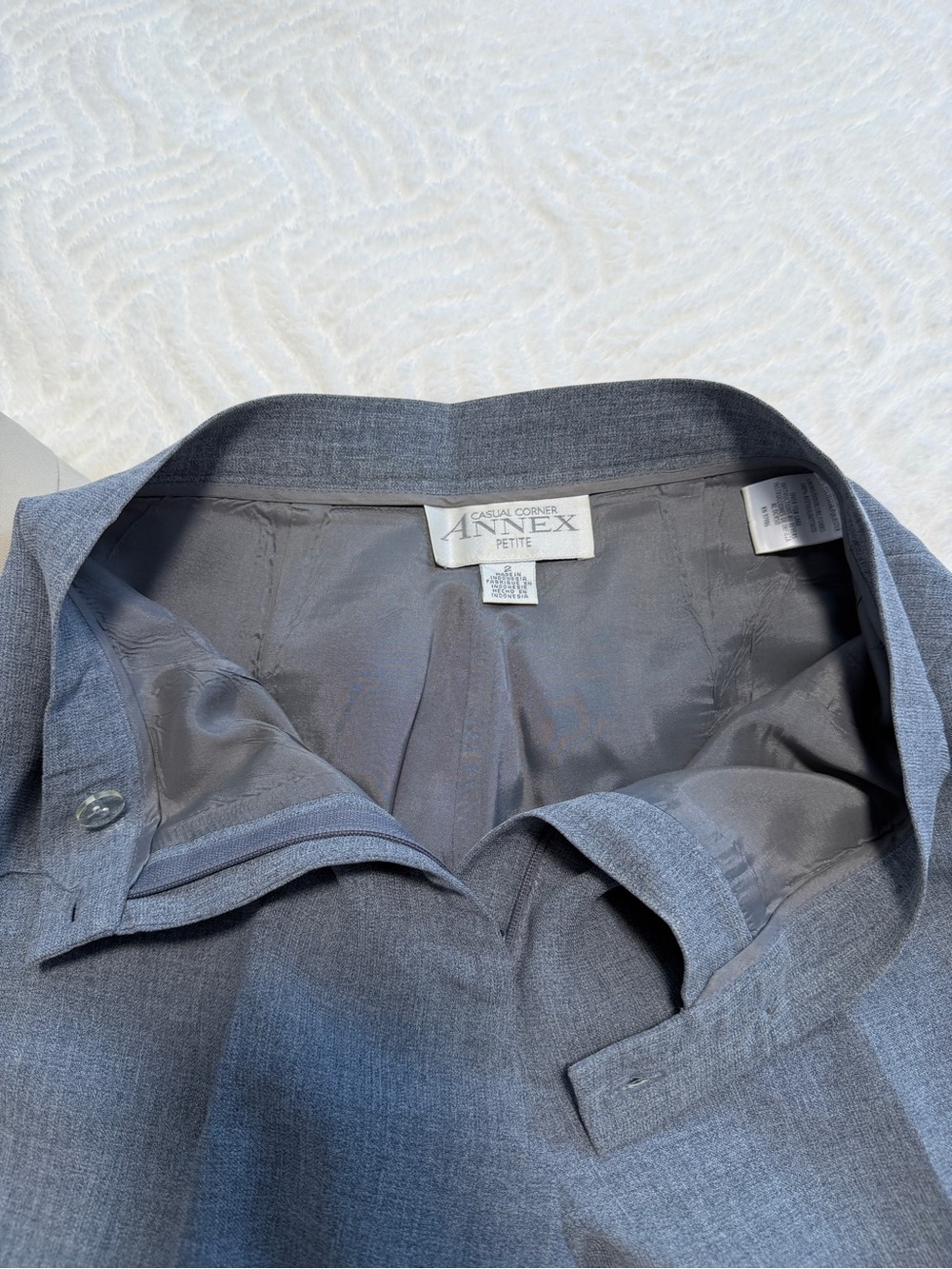 2 pairs! Size 2 Petite - Beige and Charcoal Grey Slim Dress Trousers - Picture 6 of 10